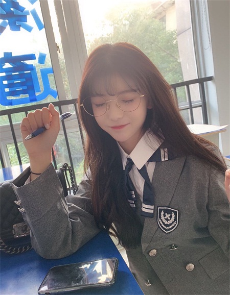 女模特伴游招聘