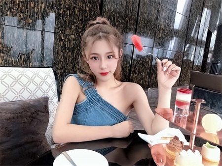 招聘纯出模特
