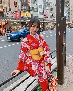 KTV包厢中餐盛宴设台